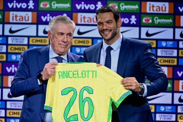 九游体育官网-跟内马尔通话没招他 安切洛蒂召回卡塞米罗等老将