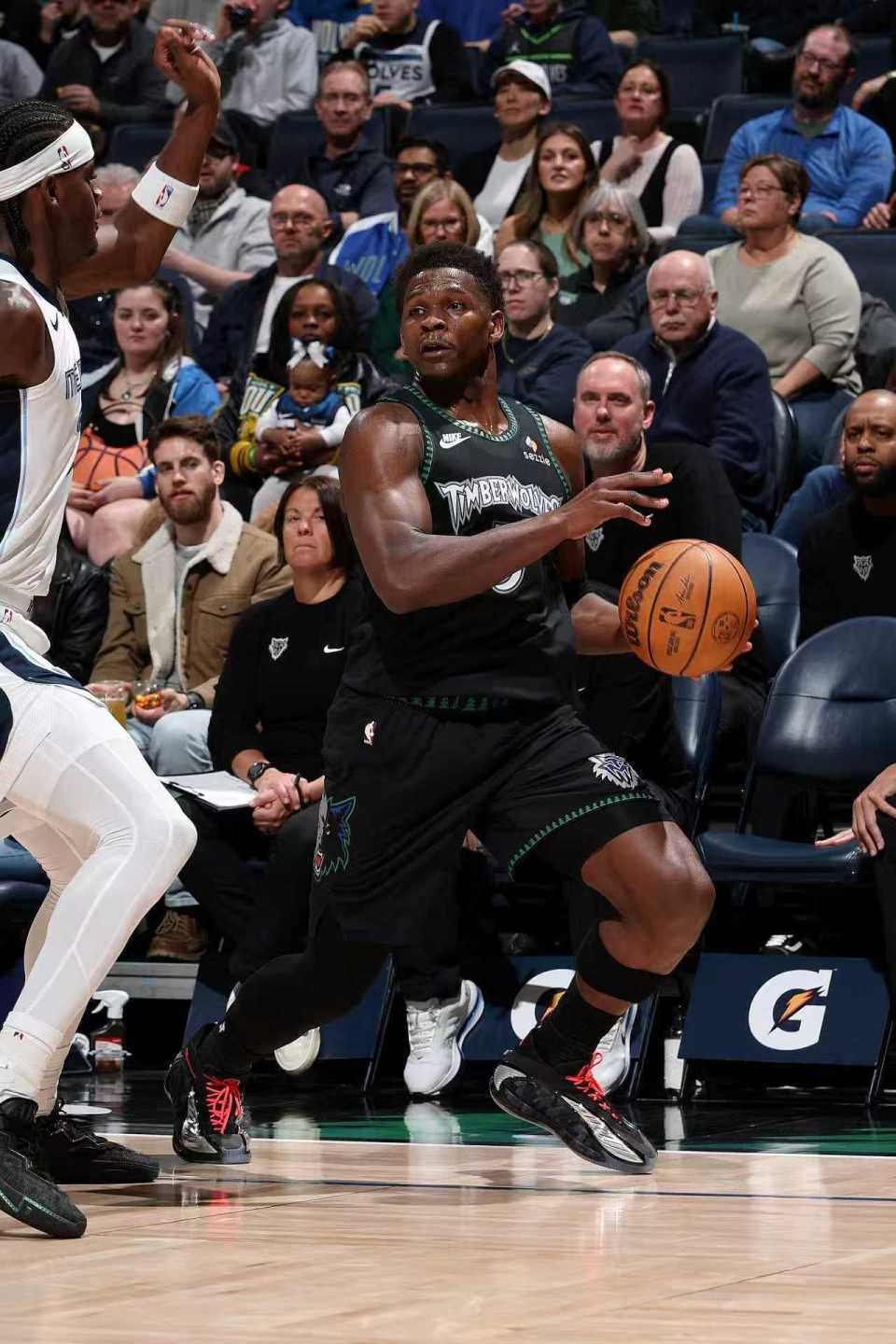 九游体育-森林狼拒灰熊17分逆转:华子41+6+5神迹超科比历史第二 仅输乔丹